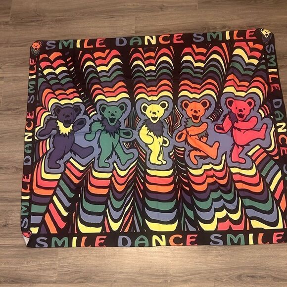 Grateful Dead dancing bear tapestry - Picture 1 of 3